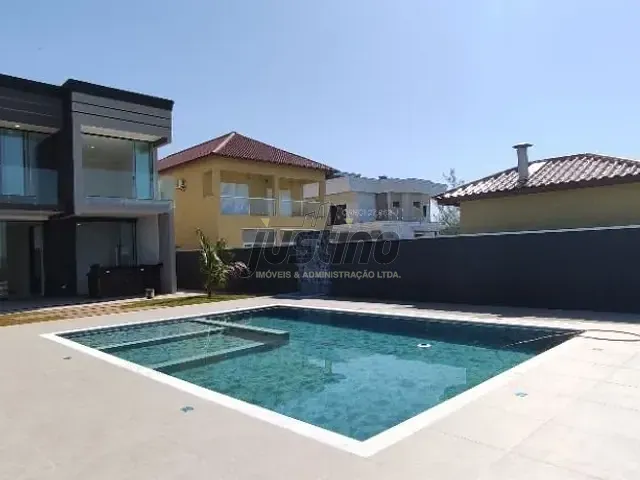 Casa com 450m² 4 quartos e 2 banheiros, à venda, no bairro Bopiranga em Itanhaém