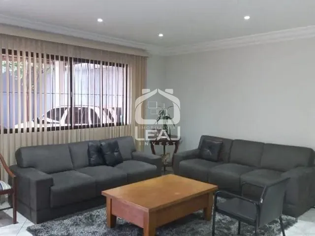Casa com 300m² 3 quartos e 1 banheiro, à venda, no bairro Parque Maria Helena em São Paulo