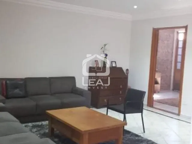 Casa com 300m² 3 quartos e 1 banheiro, à venda, no bairro Parque Maria Helena em São Paulo