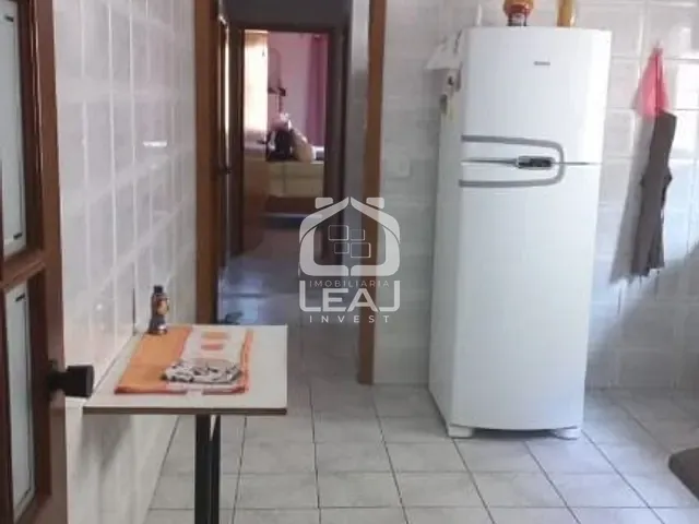 Casa com 300m² 3 quartos e 1 banheiro, à venda, no bairro Parque Maria Helena em São Paulo