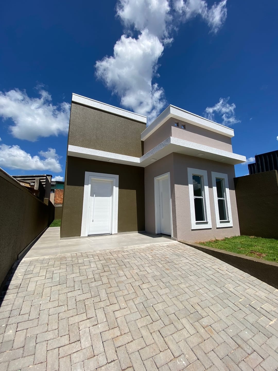 Casa para alugar com 3 quartos, 92m² - Foto 1