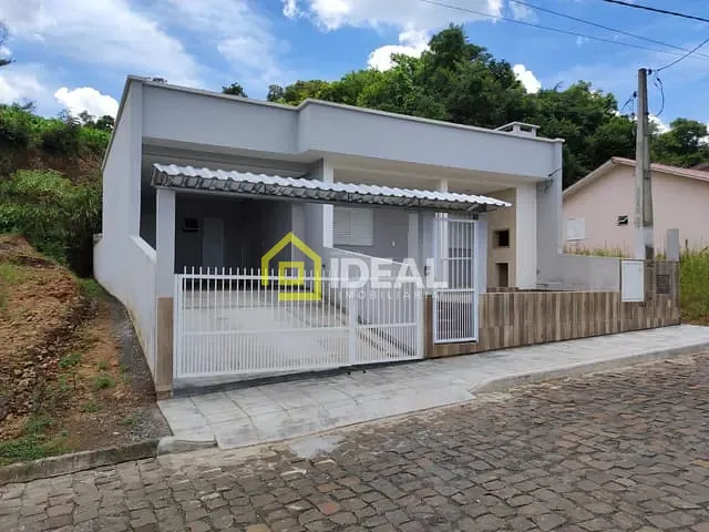 Casa 3 quartos e 2 banheiros, à venda, no bairro Guilherme Reich em Concórdia