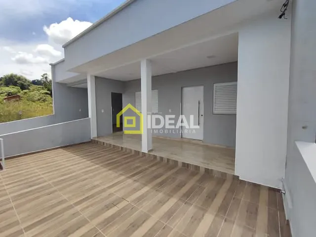 Casa 3 quartos e 2 banheiros, à venda, no bairro Guilherme Reich em Concórdia