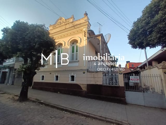 Casa com 721m² 4 quartos e 2 banheiros, à venda, no bairro CENTRO em CATAGUASES