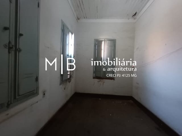 Casa com 721m² 4 quartos e 2 banheiros, à venda, no bairro CENTRO em CATAGUASES