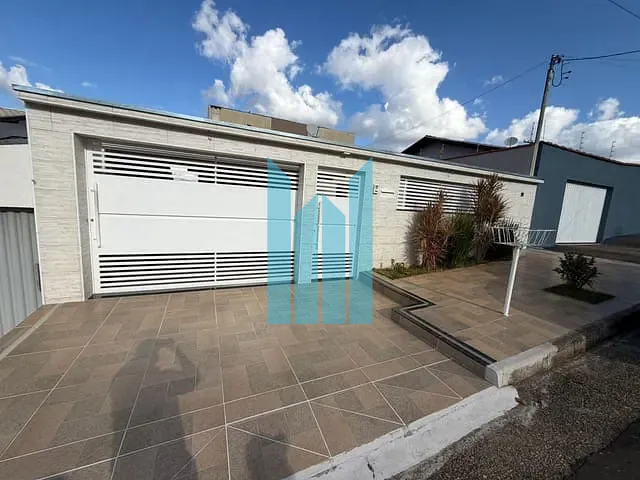 Casa com 180m² 2 quartos e 2 banheiros, à venda, no bairro Jardim Santa Teresa em Poços de Caldas