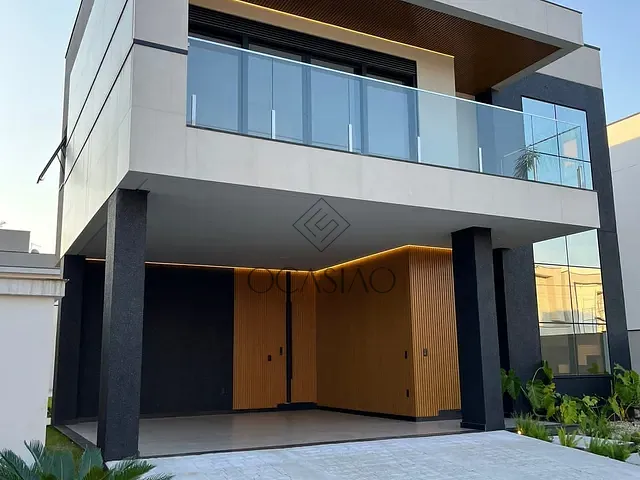 Casa 5 quartos e 5 banheiros, à venda, no bairro Santa Regina em Camboriú