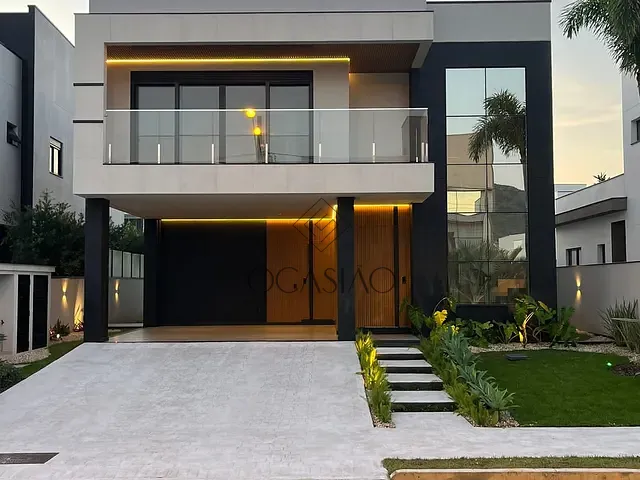 Casa 5 quartos e 5 banheiros, à venda, no bairro Santa Regina em Camboriú