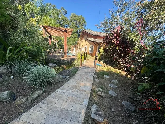 Chácara com 5850m² 3 quartos e 4 banheiros, à venda, no bairro Jardim Estância Brasil em Atibaia
