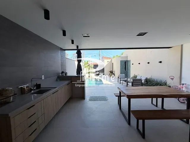 Casa com 180m² 4 quartos e 6 banheiros, à venda, no bairro Piratininga em Niterói