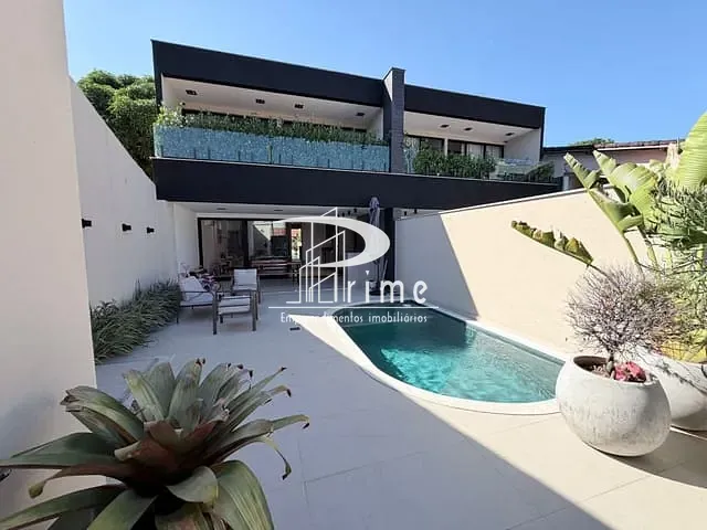 Casa com 180m² 4 quartos e 6 banheiros, à venda, no bairro Piratininga em Niterói