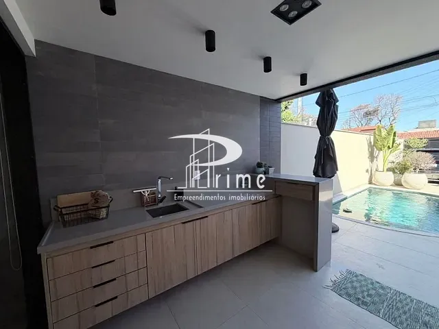 Casa com 180m² 4 quartos e 6 banheiros, à venda, no bairro Piratininga em Niterói