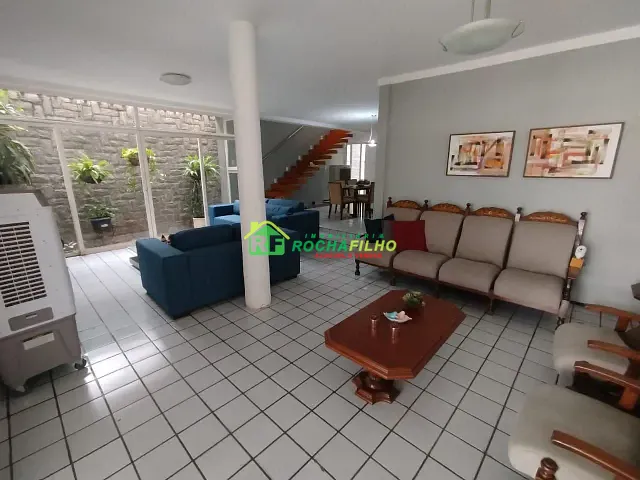 Casa com 361m² 4 quartos e 3 banheiros, à venda, no bairro Matinha em Teresina