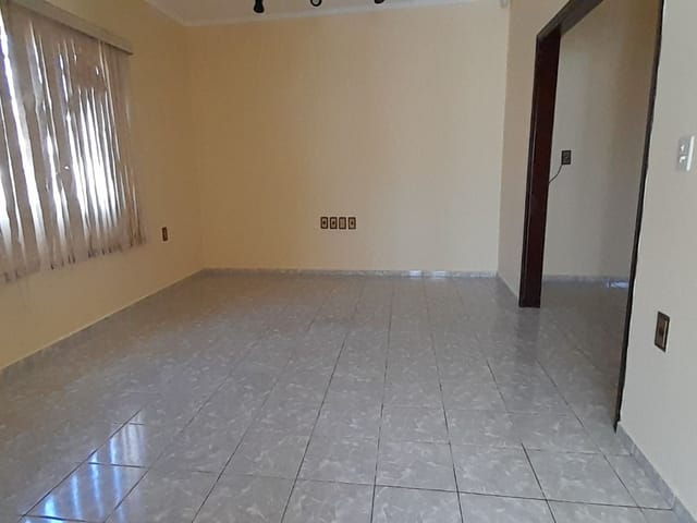 Foto do Casa - Casa com 2 dormitórios para alugar, 131 m² por R$ 1.900,00/mês - Angola - Guaxupé/MG | Moradia Assessoria Imobiliária