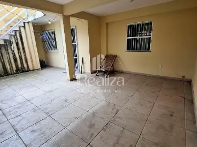 Casa 3 quartos e 3 banheiros, para alugar, no bairro Hernani Sá em Ilhéus