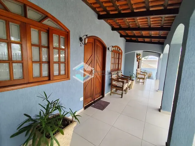 Casa 4 quartos e 3 banheiros, à venda, no bairro Nova Jacarezinho em Jacarezinho