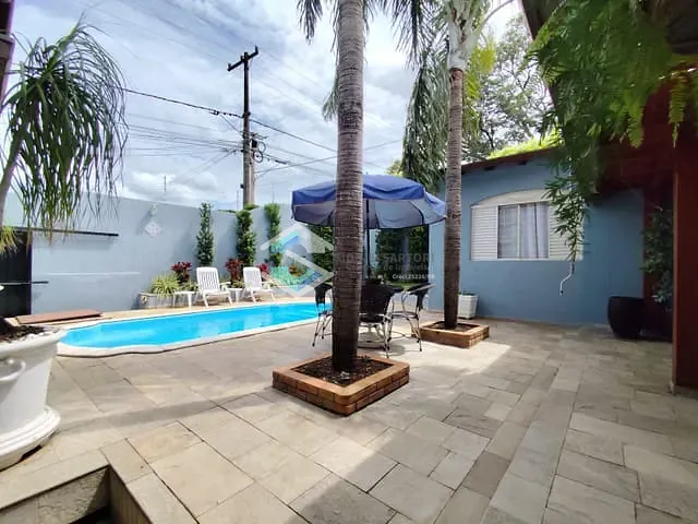 Casa 4 quartos e 3 banheiros, à venda, no bairro Nova Jacarezinho em Jacarezinho