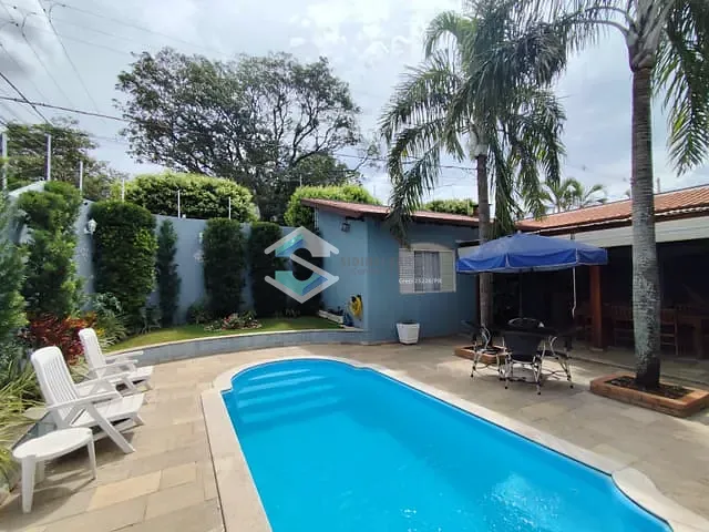 Casa 4 quartos e 3 banheiros, à venda, no bairro Nova Jacarezinho em Jacarezinho