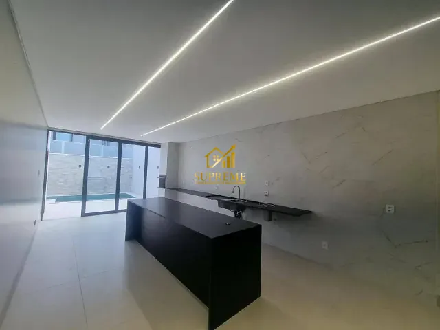 Casa com 300m² 3 quartos e 4 banheiros, à venda, no bairro Residencial Porto Seguro em Goiânia