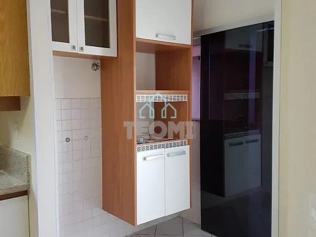 Casa com 300m² 3 quartos e 3 banheiros, à venda, no bairro Loteamento Industrial em Taubaté