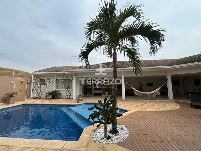 Casa com 672m² 4 quartos e 4 banheiros, à venda, no bairro Jardim Amália em Volta Redonda