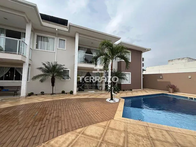 Casa com 672m² 4 quartos e 4 banheiros, à venda, no bairro Jardim Amália em Volta Redonda