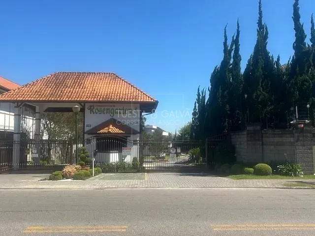 Casa com 246m² 4 quartos e 5 banheiros, à venda, no bairro Xaxim em Curitiba