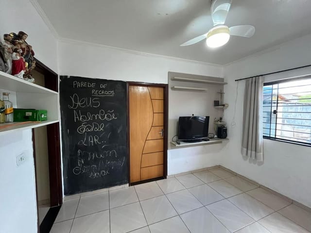 Casa com 200m² 3 quartos e 1 banheiro, à venda, no bairro Santa Edwirges em Cambuí