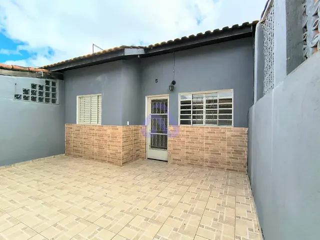 Casa 2 quartos e 1 banheiro, para alugar, no bairro Braz Cubas em Mogi das Cruzes