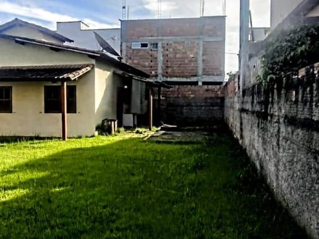 Casa com 600m² 3 quartos e 2 banheiros, à venda, no bairro Cidade Praiana em Rio das Ostras