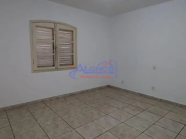 Casa com 133m², para alugar, no bairro Centro em Jacareí