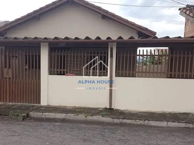 Casa com 250m² 3 quartos e 2 banheiros, à venda, no bairro Conjunto Residencial Araretama em Pindamonhangaba