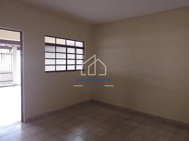 Casa com 250m² 3 quartos e 2 banheiros, à venda, no bairro Conjunto Residencial Araretama em Pindamonhangaba