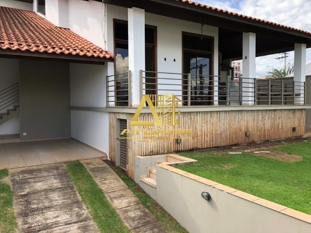 Casa com 270m², à venda, no bairro FÁTIMA II em Pouso Alegre