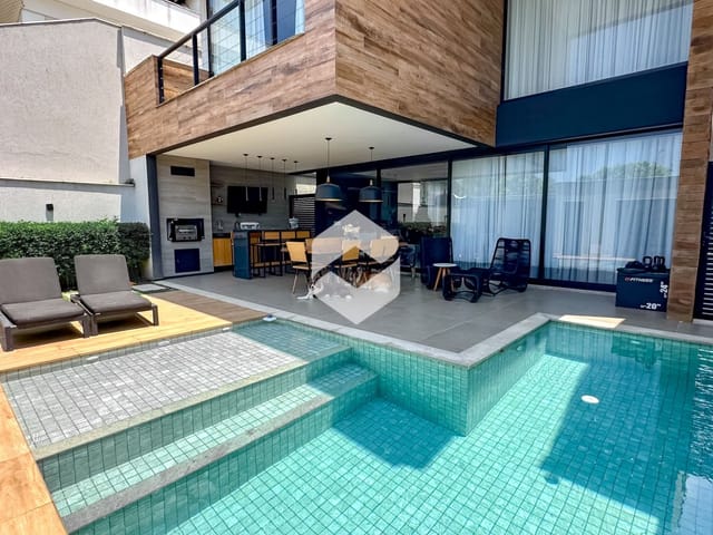 Casa com 260m² 4 quartos e 7 banheiros, à venda ou para alugar, no bairro Recreio dos Bandeirantes em Rio de Janeiro