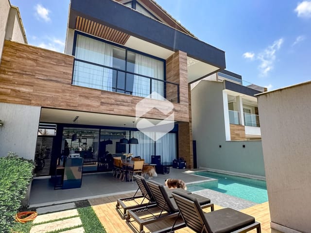 Casa com 260m² 4 quartos e 7 banheiros, à venda ou para alugar, no bairro Recreio dos Bandeirantes em Rio de Janeiro