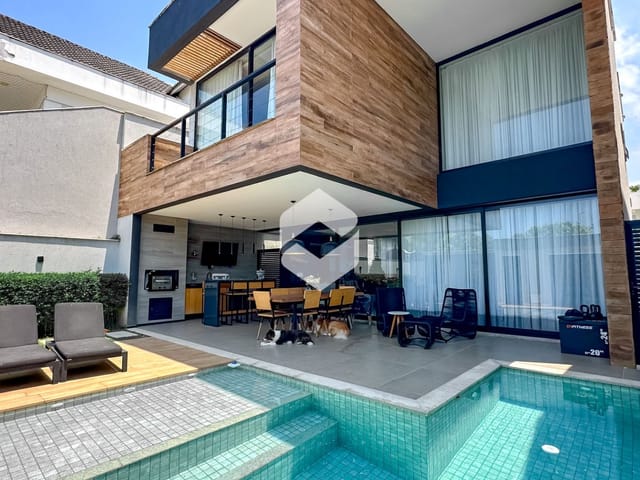 Casa com 260m² 4 quartos e 7 banheiros, à venda ou para alugar, no bairro Recreio dos Bandeirantes em Rio de Janeiro