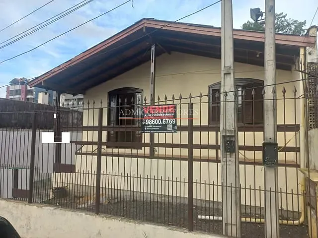 Casa com 325m² 2 quartos e 2 banheiros, à venda, no bairro Vila Cachoeirinha em Cachoeirinha