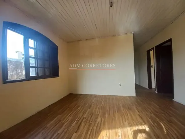 Casa com 325m² 2 quartos e 2 banheiros, à venda, no bairro Vila Cachoeirinha em Cachoeirinha