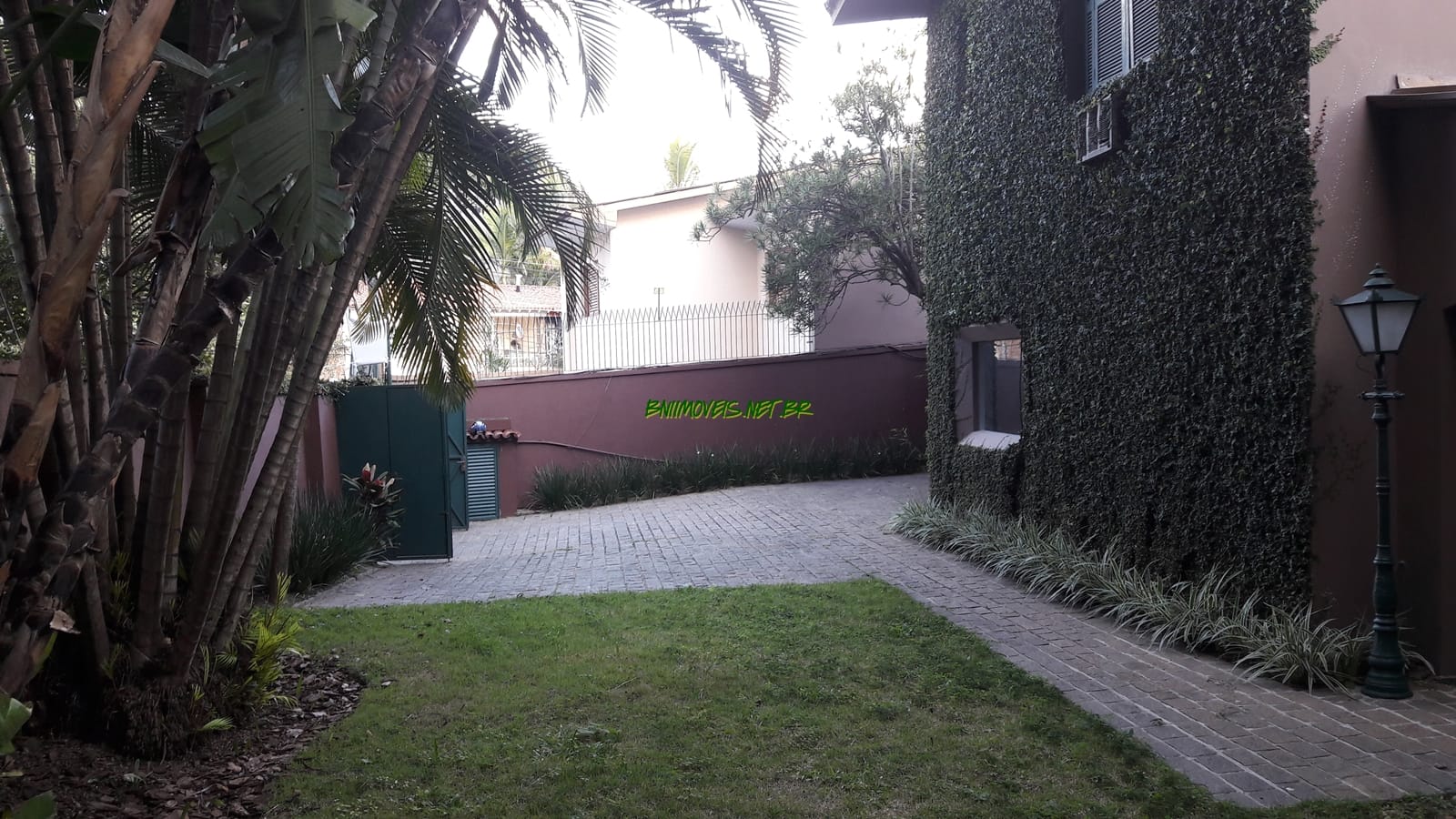 Casa à venda com 4 quartos, 576m² - Foto 2