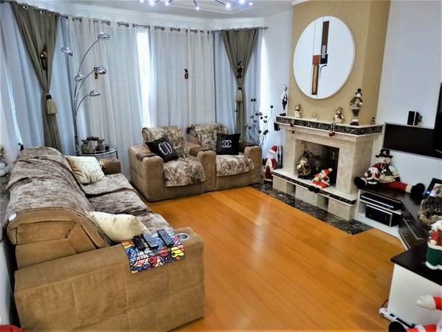Casa com 400m² 4 quartos e 6 banheiros, à venda, no bairro Estrela em Ponta Grossa