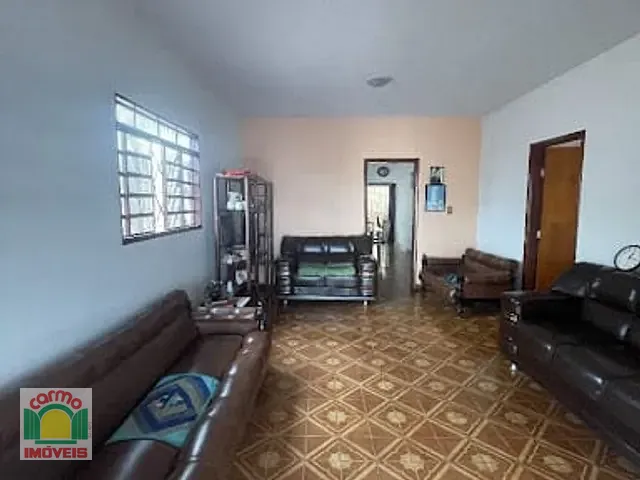 Casa com 400m² 3 quartos e 2 banheiros, à venda, no bairro Centro em Anápolis