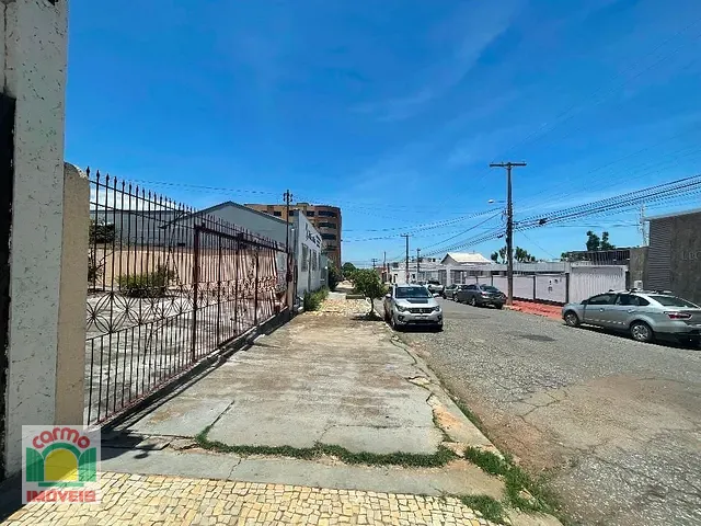 Casa com 400m² 3 quartos e 2 banheiros, à venda, no bairro Centro em Anápolis