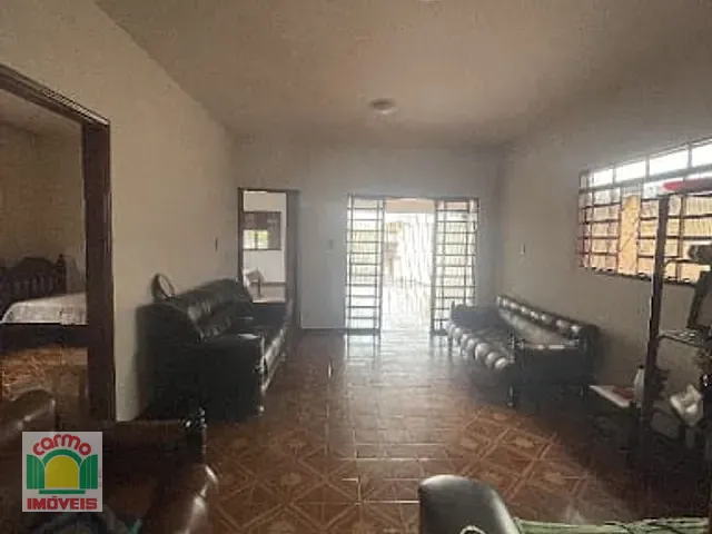 Casa com 400m² 3 quartos e 2 banheiros, à venda, no bairro Centro em Anápolis