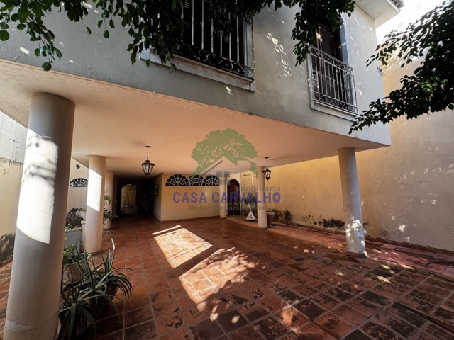 Casa 4 quartos e 3 banheiros, à venda, no bairro Centro em Corumbá