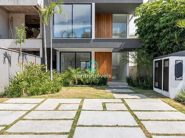 Casa com 350m² 4 quartos e 7 banheiros, à venda, no bairro Barra da Tijuca em Rio de Janeiro