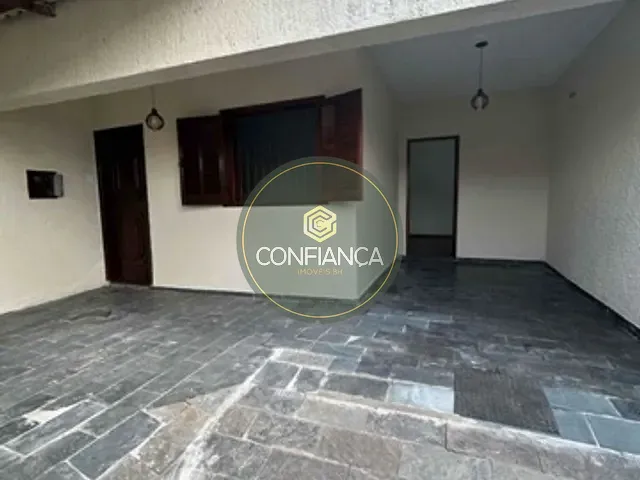 Casa com 330m² 3 quartos e 2 banheiros, à venda, no bairro Concórdia em Belo Horizonte