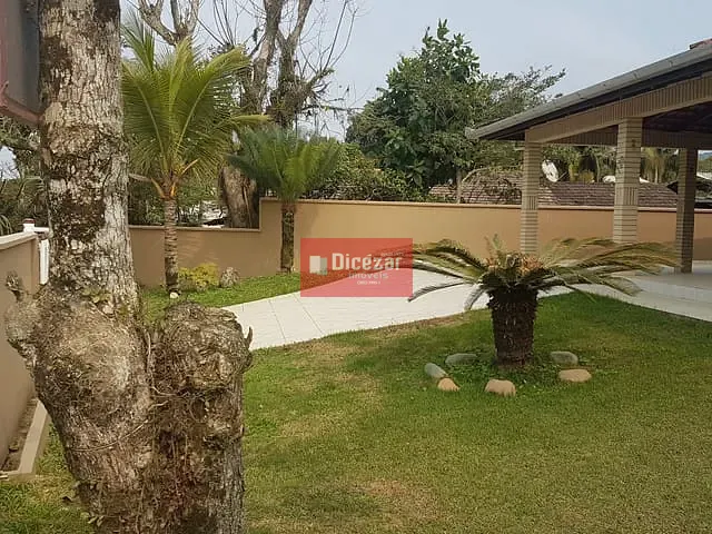 Casa com 540m² 4 quartos e 4 banheiros, à venda, no bairro Praia Alegre em Penha