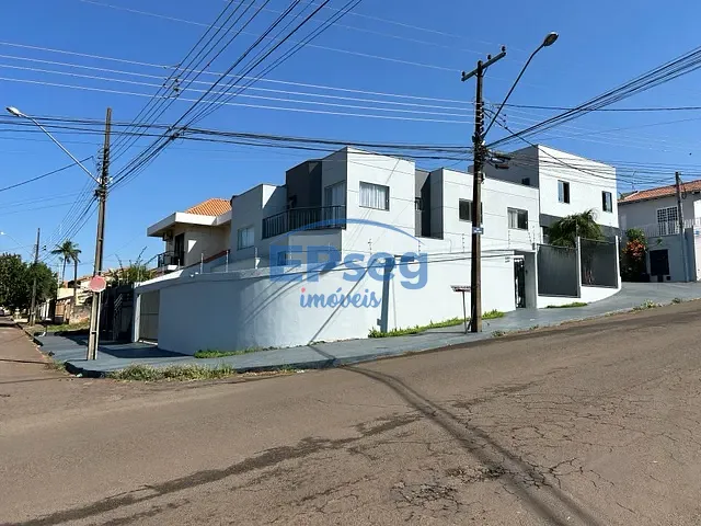Sobrado com 360m² 7 quartos e 6 banheiros, à venda, no bairro Vila Santana em Cambé