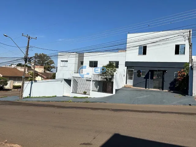 Sobrado com 360m² 7 quartos e 6 banheiros, à venda, no bairro Vila Santana em Cambé